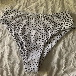 Zaful Black and White Swim Bottoms